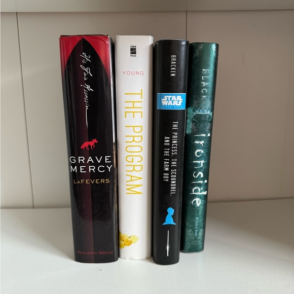 Book Bundle - Picture 1 of 2